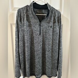 Black and gray long sleeve under Armour pullover